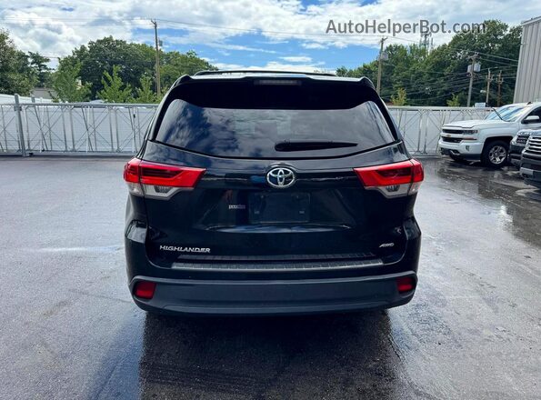 5TDBZRFH5JS850690 2018 TOYOTA HIGHLANDER Black Вид салону спереду