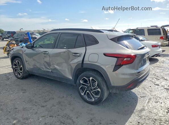 KL77LJEP0SC210937 2025 CHEVROLET TRAX Gray Trasero derecho