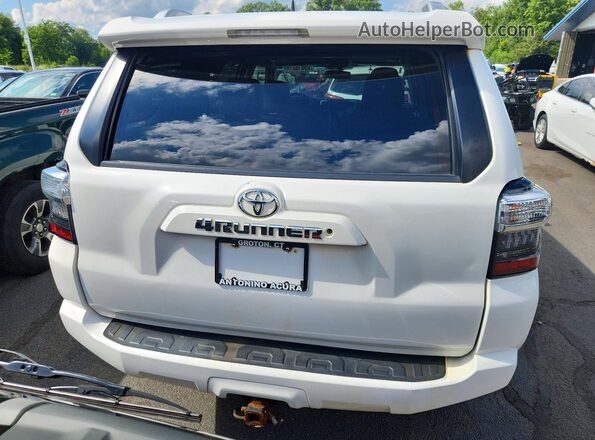 JTEBU5JR4G5388396 2016 TOYOTA 4RUNNER White Вид салону спереду