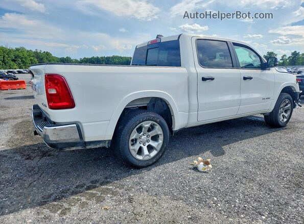 3C6SRFFP9T4159288 2026 RAM 1500 White Delantero derecho