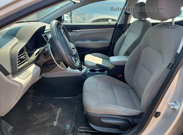 5NPD74LF1KH484321 2019 HYUNDAI ELANTRA Серебряный Вид панели приборов