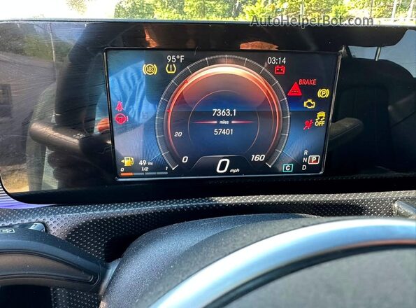 WDD3G4EB2KW034599 2019 MERCEDES-BENZ A White Вид щитка приладів