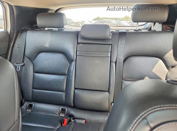 SJKCH5CR2JA041770 2018 INFINITI QX30 White Vista interior trasera