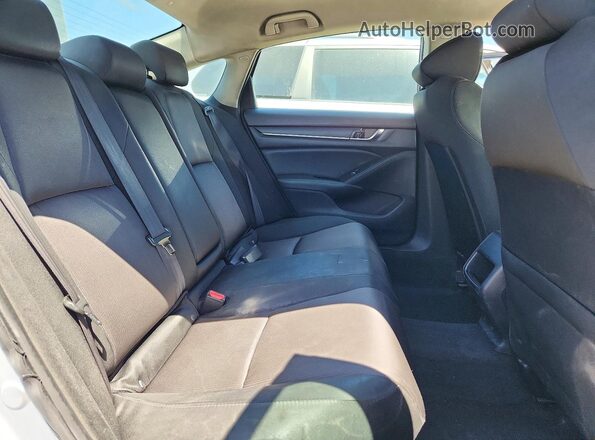 1HGCV3F19KA020746 2019 HONDA ACCORD Серебряный Вид задней части салона
