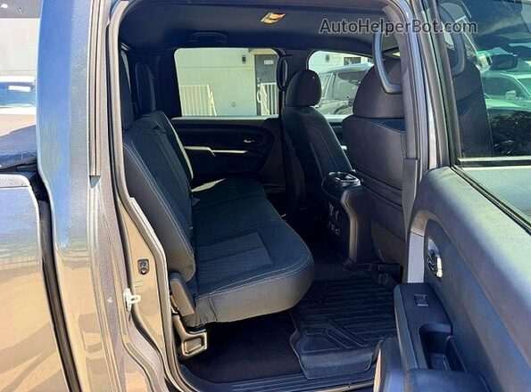 1N6AA1E68KN533253 2019 NISSAN TITAN Gray Շարժիչի բաժամունքի տեսք