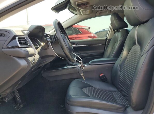 4T1B11HK3KU161905 2019 TOYOTA CAMRY Белый Вид панели приборов
