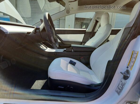 5YJ3E1EA9MF873291 2021 TESLA MODEL White Dashboard view