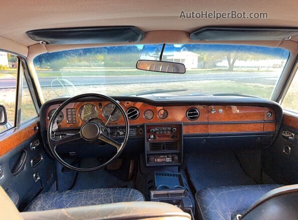 SBK36489 1979 BENTLEY T1 Синий Вид задних сидений