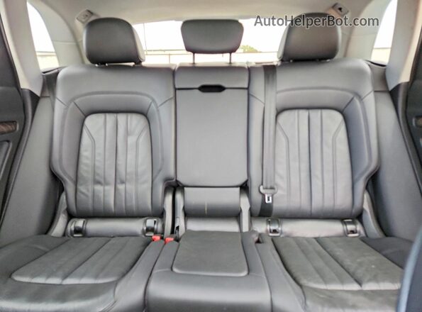 WA1CNAFY5J2017801 2018 AUDI Q5 Black Rear interior view