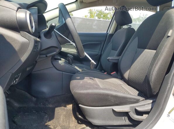 3N1CN8DV5LL868265 2020 NISSAN VERSA Silver Dashboard view