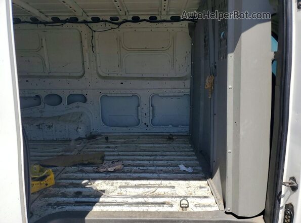 1N6BF0KM1HN800759 2017 NISSAN NV Белый Вид задней части салона