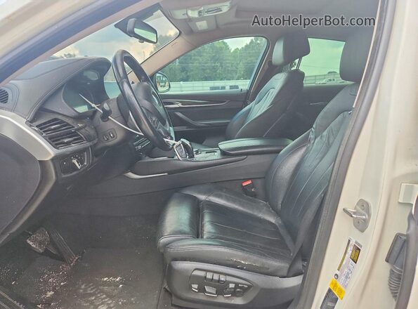 5UXKU0C53G0F92297 2016 BMW X6 White Widok deski rozdzielczej