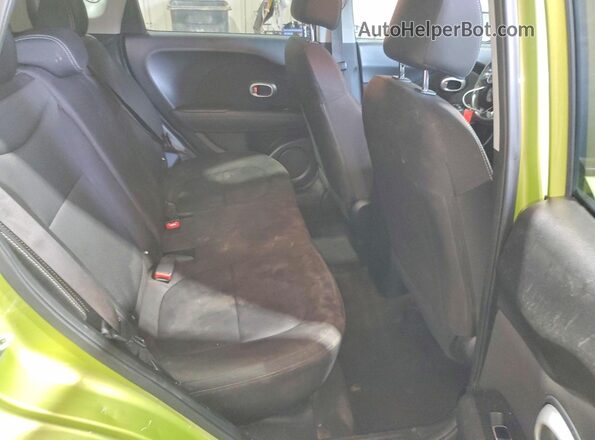 KNDJN2A26K7918752 2019 KIA SOUL Зеленый Вид задней части салона