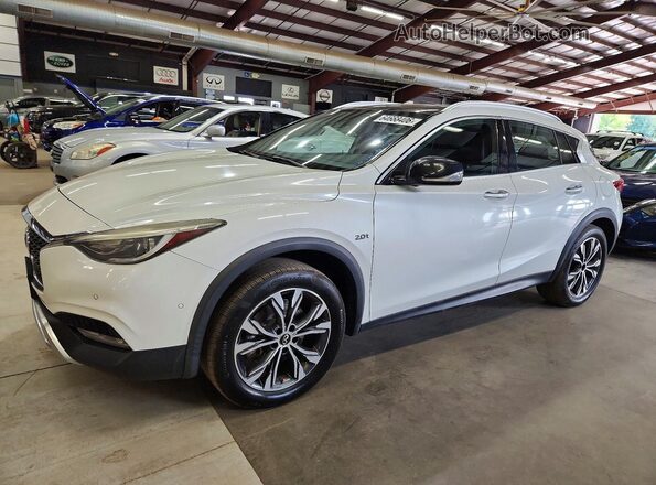 SJKCH5CR3HA025992 2017 INFINITI QX30 White Հետևի ձախ