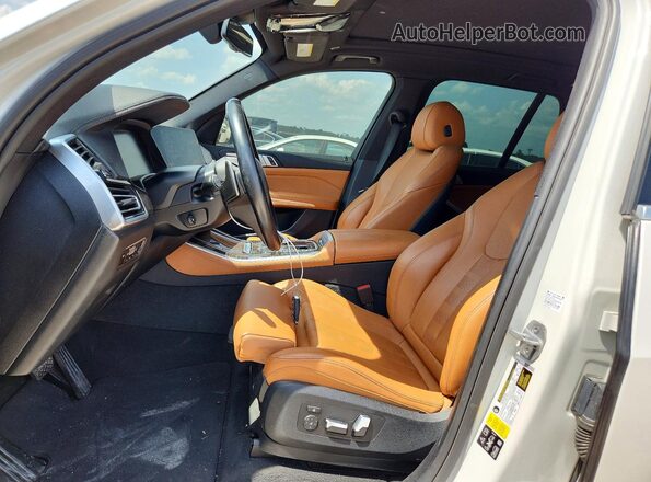 5UXCR6C57KLL13866 2019 BMW X5 White Вид панелі приладів