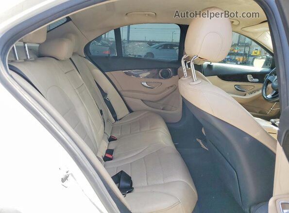 55SWF4JB0GU144092 2016 MERCEDES-BENZ C White Vista de los asientos traseros