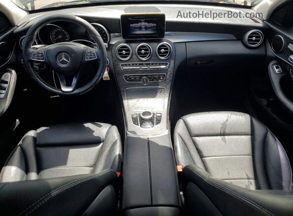 55SWF4JB0HU211095 2017 MERCEDES-BENZ C Черный Вид панели приборов