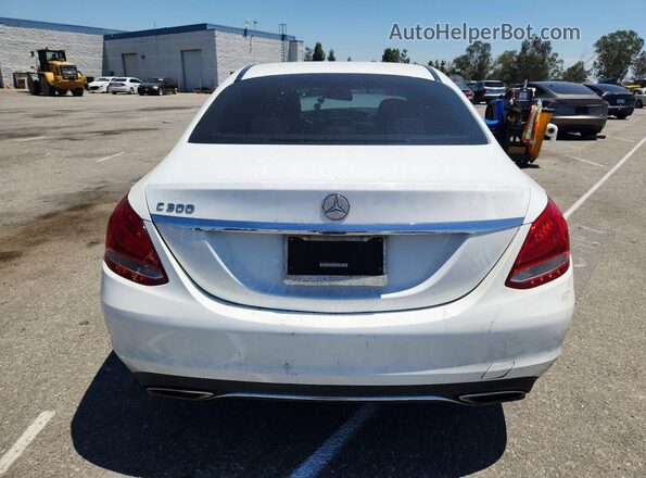 55SWF4JB1GU146367 2016 MERCEDES-BENZ C White Widok z tyłu