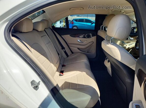 55SWF4JB1GU146367 2016 MERCEDES-BENZ C White Widok tylnych siedzeń