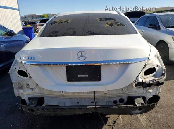 55SWF4JB2HU225323 2017 MERCEDES-BENZ C White Вид ззаду