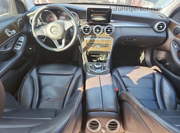 55SWF4JB3HU190758 2017 MERCEDES-BENZ C Black Widok deski rozdzielczej
