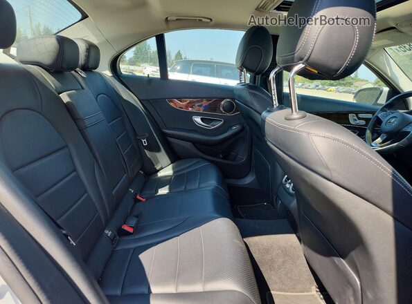 55SWF4JB3JU257591 2018 MERCEDES-BENZ C Silver Widok tylnych siedzeń