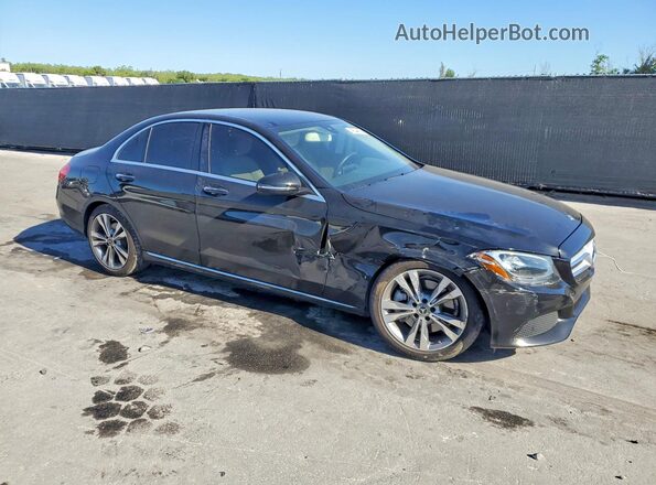 55SWF4JB4HU231379 2017 MERCEDES-BENZ C Black Front right