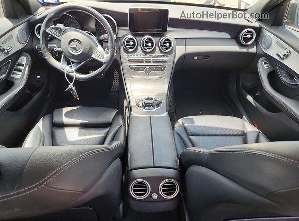 55SWF4JB4JU270883 2018 MERCEDES-BENZ C Серебряный Вид панели приборов
