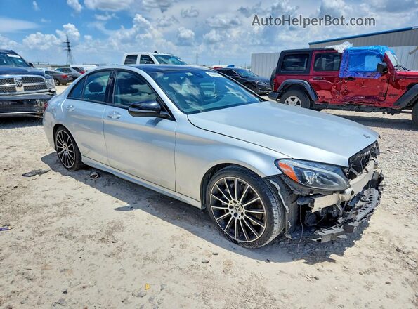 55SWF4JB4JU270883 2018 MERCEDES-BENZ C Серебряный Передняя правая четверть