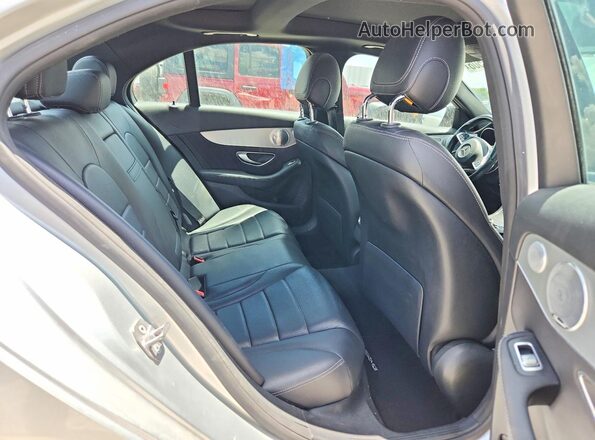 55SWF4JB4JU270883 2018 MERCEDES-BENZ C Серебряный Вид задних сидений