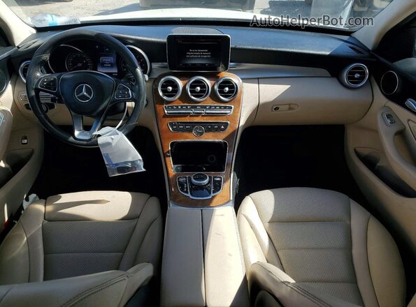 55SWF4JB5HU198778 2017 MERCEDES-BENZ C Белый Вид панели приборов