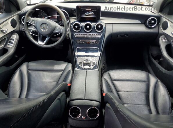 55SWF4JB5JU252151 2018 MERCEDES-BENZ C Black Vista del salpicadero