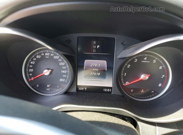 55SWF4JB6JU275681 2018 MERCEDES-BENZ C Black Սարքավորումների վահանակի տեսք
