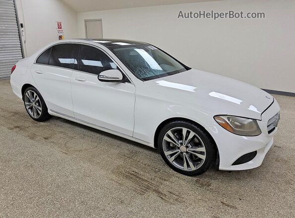 55SWF4JB7GU132070 2016 MERCEDES-BENZ C White Delantero derecho