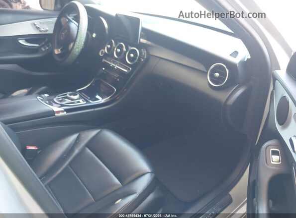 55SWF4JB7JU249218 2018 MERCEDES-BENZ C-CLASS Серебряный Вид салона спереди