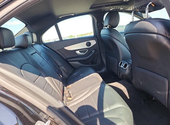 55SWF4JB7JU270389 2018 MERCEDES-BENZ C Black Widok tylnych siedzeń