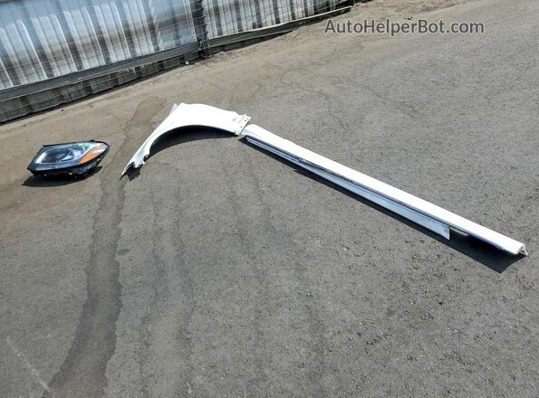 55SWF4JB8GU143546 2016 MERCEDES-BENZ C White Engine compartment view