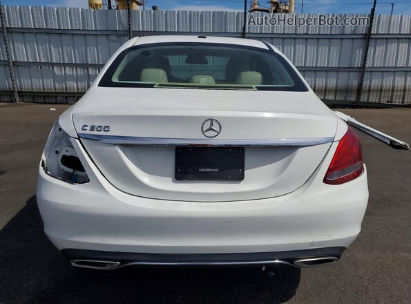 55SWF4JB8GU143546 2016 MERCEDES-BENZ C White Rear view