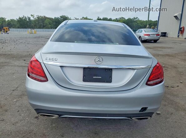55SWF4JB8GU159021 2016 MERCEDES-BENZ C Silver Вид ззаду