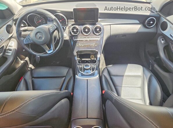 55SWF4JB8HU197396 2017 MERCEDES-BENZ C White Widok deski rozdzielczej