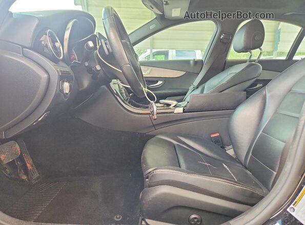 55SWF4JB8JU241094 2018 MERCEDES-BENZ C Black Widok wnętrza z przodu