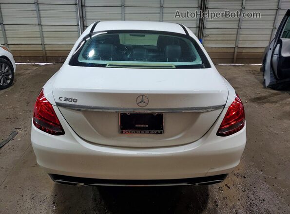 55SWF4JB9GU167094 2016 MERCEDES-BENZ C White Հետևի տեսք