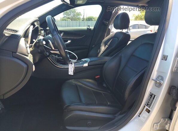 55SWF4JB9HU228378 2017 MERCEDES-BENZ C Silver Widok wnętrza z przodu