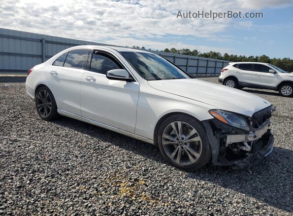 55SWF4JB9JU239693 2018 MERCEDES-BENZ C White Front right