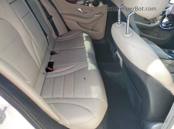55SWF4JB9JU239693 2018 MERCEDES-BENZ C White Rear seats view