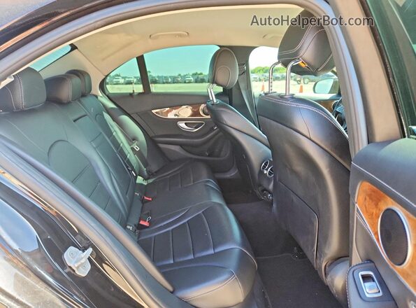 55SWF4JBXGU108801 2016 MERCEDES-BENZ C Black Widok tylnych siedzeń