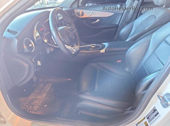 55SWF4JBXJU279538 2018 MERCEDES-BENZ C White Вид салону спереду