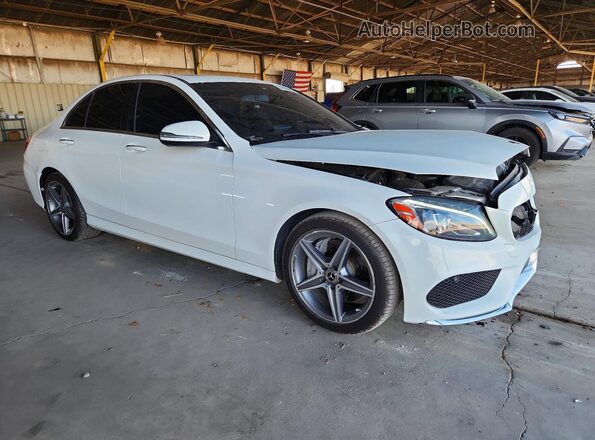 55SWF4JBXJU279538 2018 MERCEDES-BENZ C White Передня права чверть