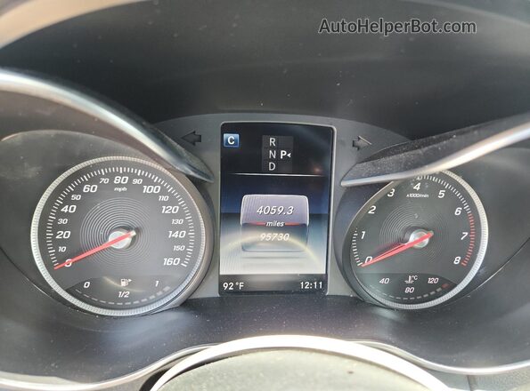 55SWF4KB0HU196290 2017 MERCEDES-BENZ C Black Vista del cuadro de instrumentos