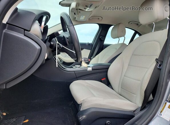 55SWF4KB1HU213131 2017 MERCEDES-BENZ C Gray Widok wnętrza z przodu